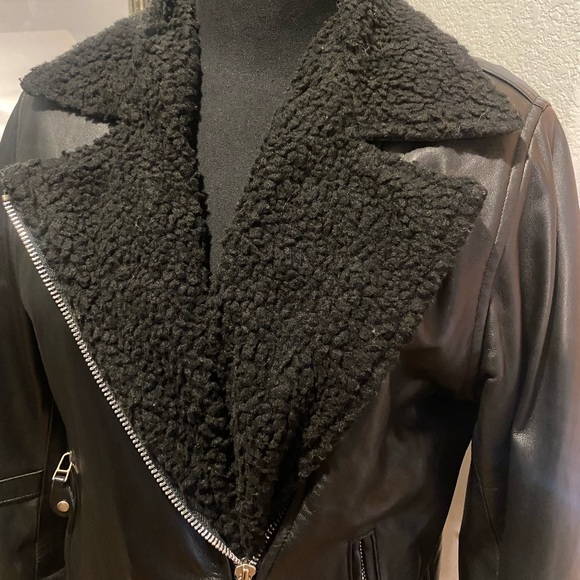 Ladies Shearling Leather Jacket - Picture 3 of 5
